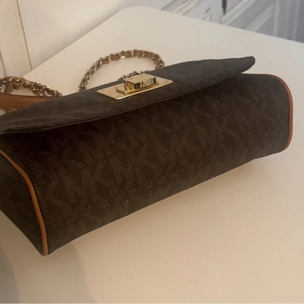 Michael Kors Vivianne Medium Shoulder Flap Signature Brown Crossbody Bag - Picture 5 of 7